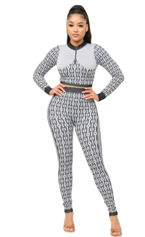 Seamless Half Zip up Jacket and Legging Set color Black & White