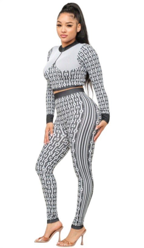 Seamless Half Zip up Jacket and Legging Set color Black & White