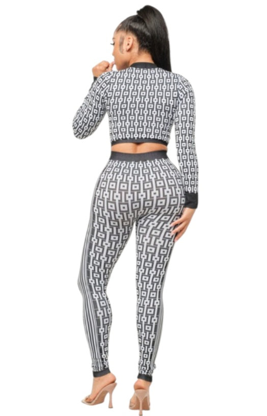 Seamless Half Zip up Jacket and Legging Set color Black & White